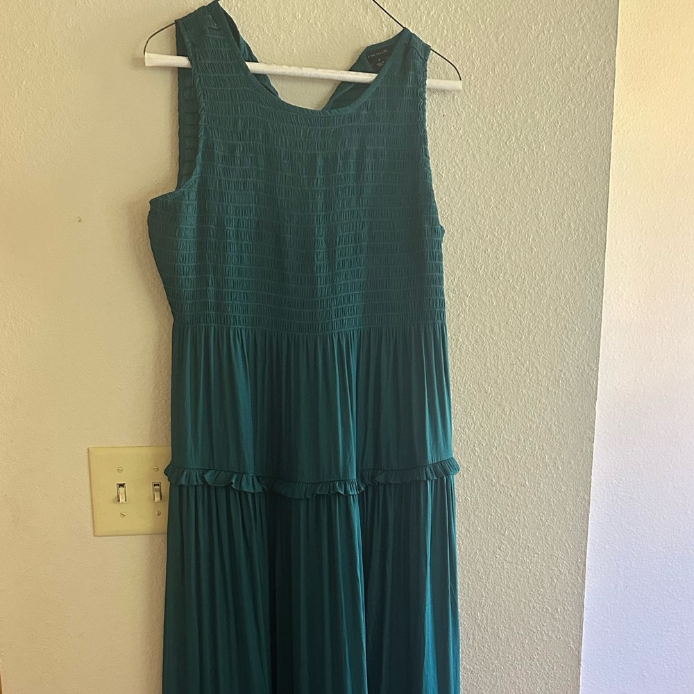 New Anne Taylor smocked bodice maxi dress